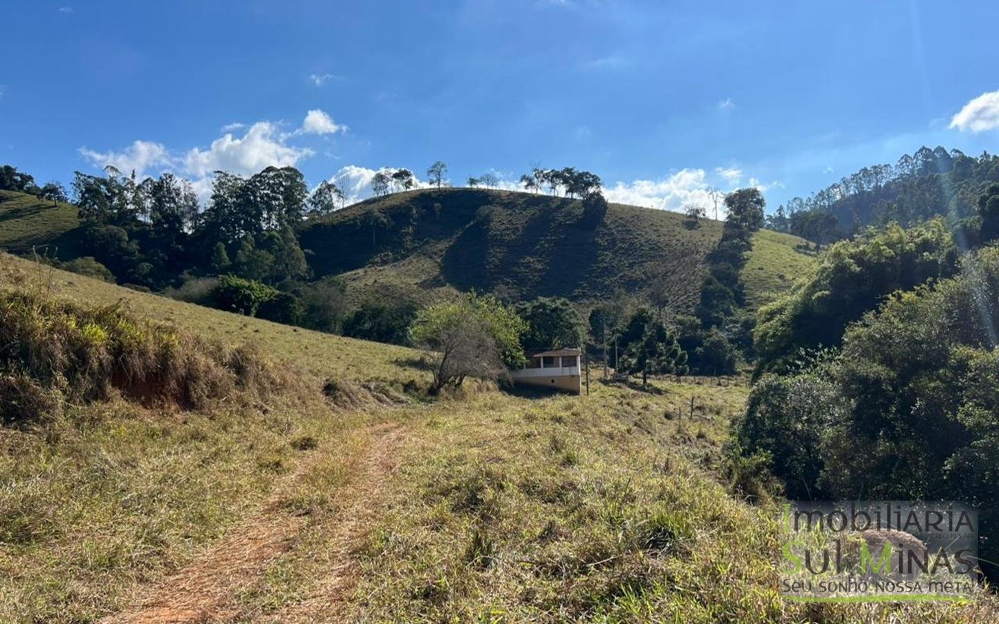 Sítio à Venda em CamanducaiaMG – 107.000 m² cod2476 (4)
