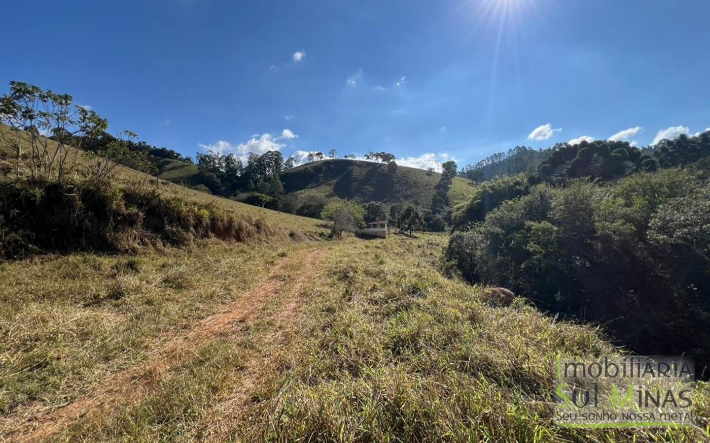Sítio à Venda em CamanducaiaMG – 107.000 m² cod2476 (6)