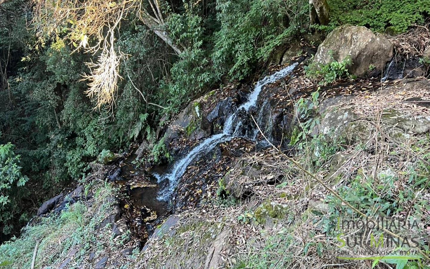Sítio à Venda em CamanducaiaMG – 107.000 m² cod2476
