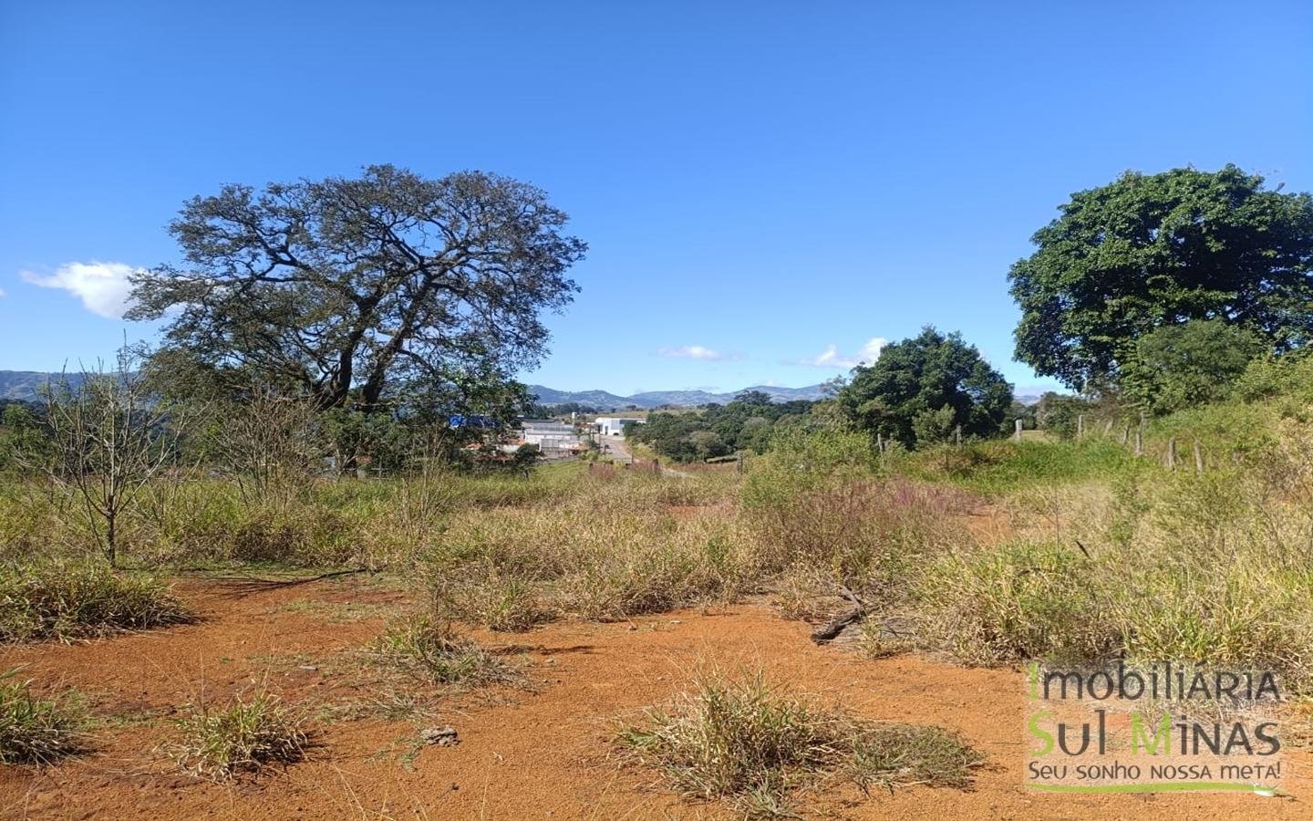 Terreno Urbano com Potencial para Galpão à Venda em CambuíMGcod2482 (4)