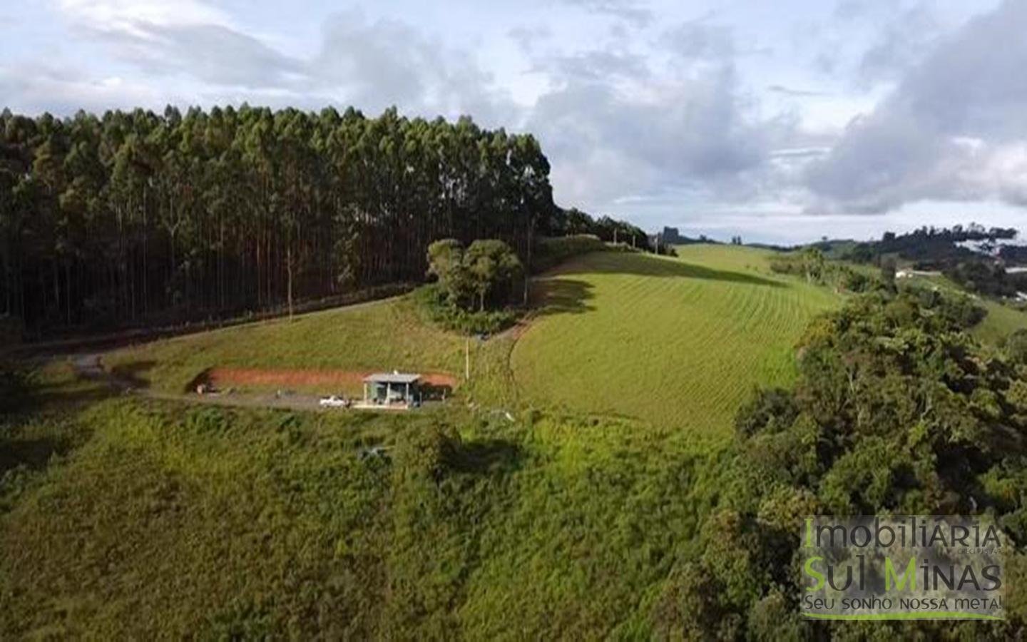 Terreno com 10,22 Hectares  Vista Espetacular a Venda em Senador Amaral MG Cód. 1702 (16)