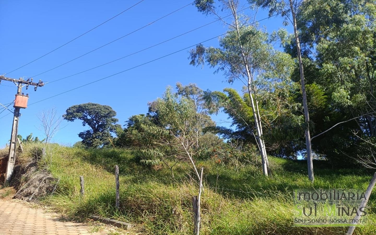 Terreno urbano com 7.500 m² À Venda em CambuíMG cod2482 (2)
