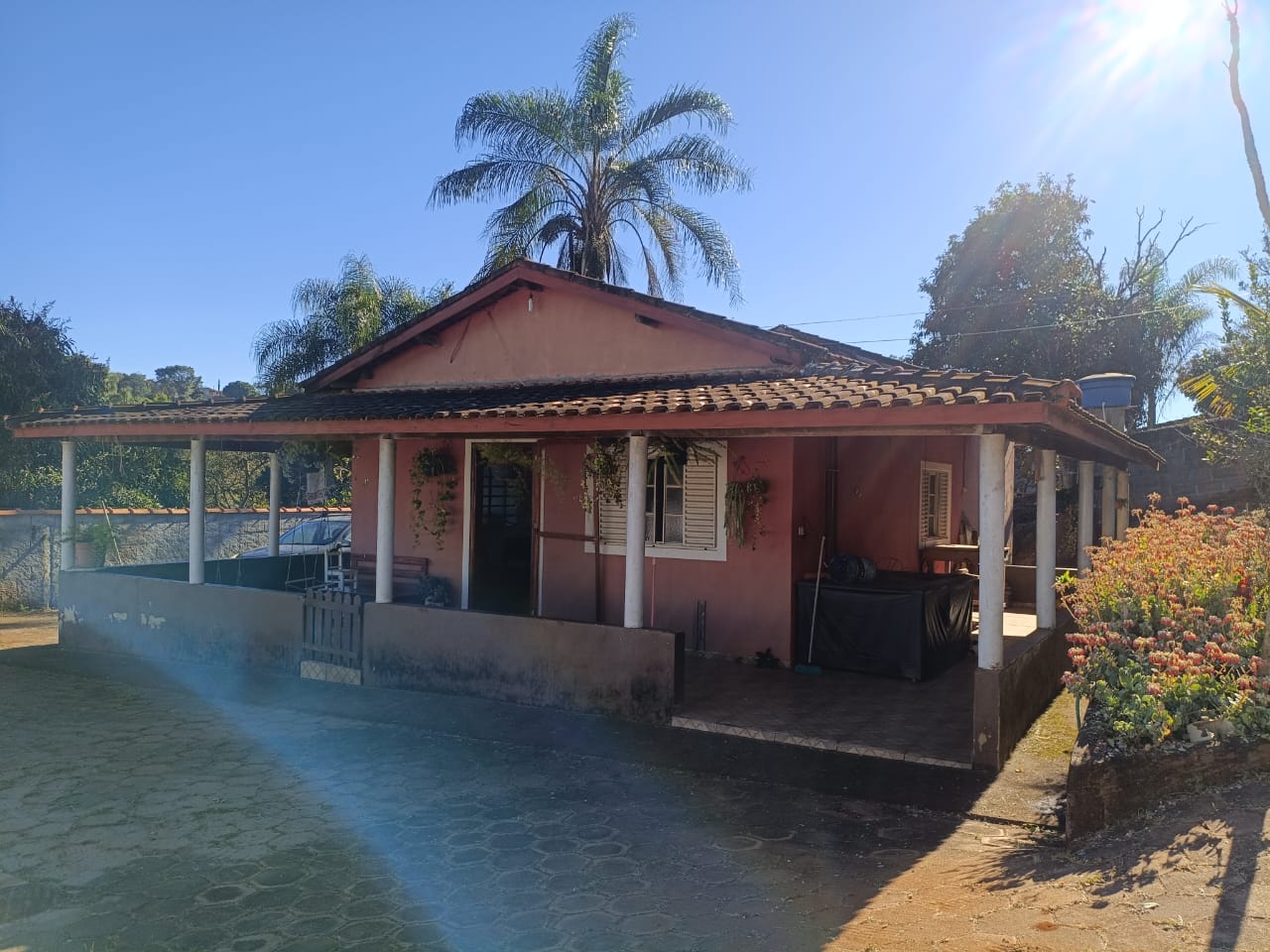 Chácara de 950m² com piscina e escritura a venda em Cambuí MG — 2503 — Foto 01 Chácara de 950m² com piscina e escritura a venda em Cambuí MG — foto 01