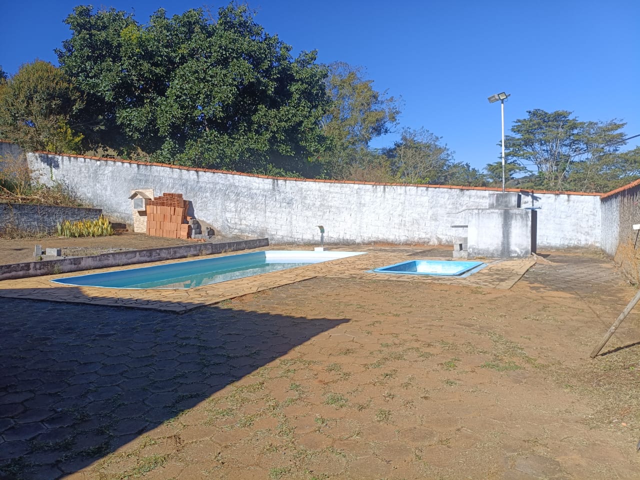 Chácara de 950m² com piscina e escritura a venda em Cambuí MG — 2503 — Foto 03 Chácara de 950m² com piscina e escritura a venda em Cambuí MG — foto 03