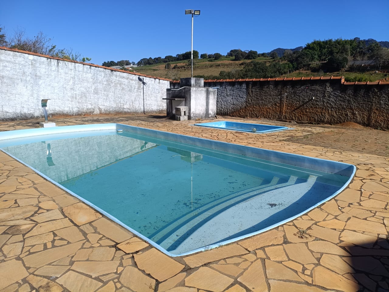 Chácara de 950m² com piscina e escritura a venda em Cambuí MG — 2503 — Foto 04 Chácara de 950m² com piscina e escritura a venda em Cambuí MG — foto 04