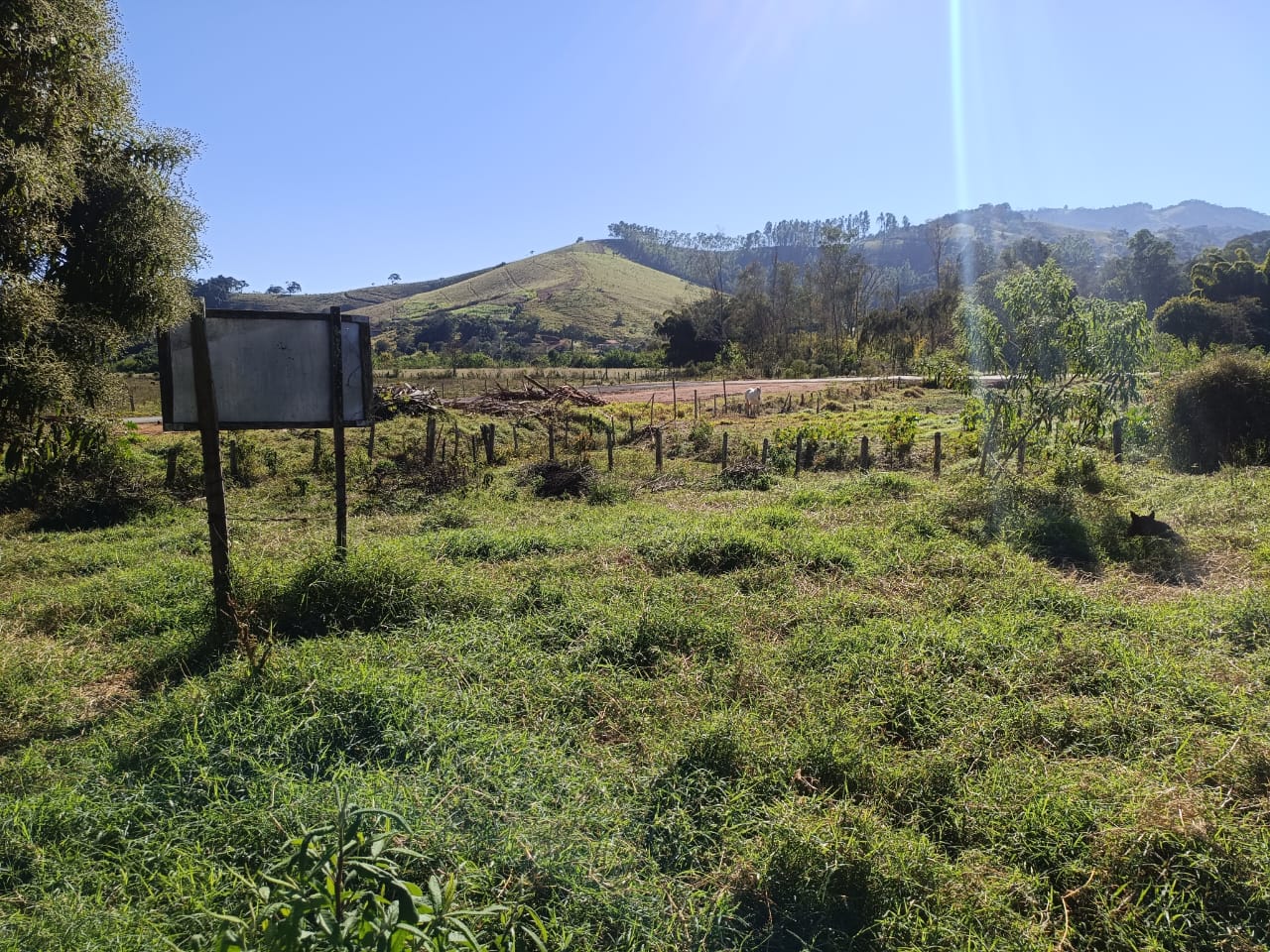 Lote de 320 m² próximo ao centro à venda em Córrego do Bom Jesus MG — 2504 — Foto 01 Lote de 320 m² próximo ao centro à venda em Córrego do Bom Jesus MG — foto 01