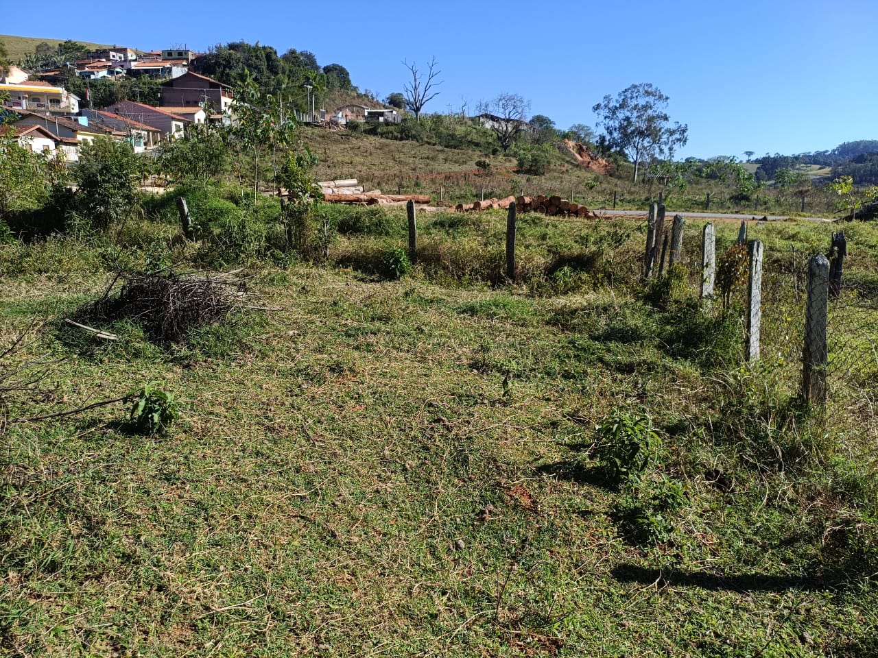 Lote de 320 m² próximo ao centro à venda em Córrego do Bom Jesus MG — 2504 — Foto 02 Lote de 320 m² próximo ao centro à venda em Córrego do Bom Jesus MG — foto 02
