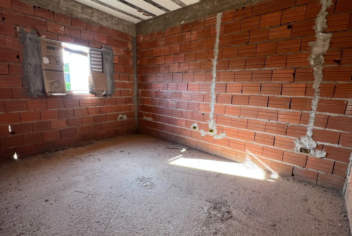 Casa semi acabada a 1km do centro, a venda em Cambui MG — foto 12