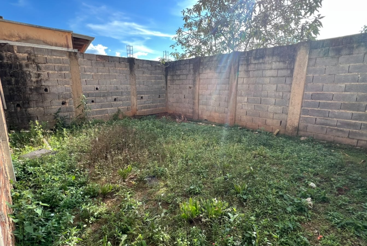 Casa semi acabada a 1km do centro, a venda em Cambui MG — foto 14
