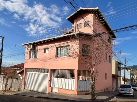 Imagem 01 da casa em Cambuí/MG — cód. 2511