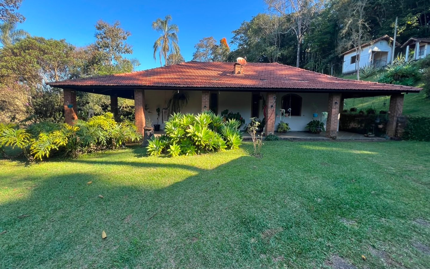 Chácara Exclusiva – 12.000 m² | Apenas 10 minutos da cidade!