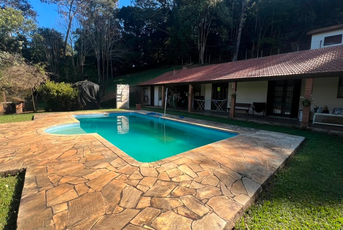 Chácara Exclusiva – 12.000 m² | Apenas 10 minutos da cidade!