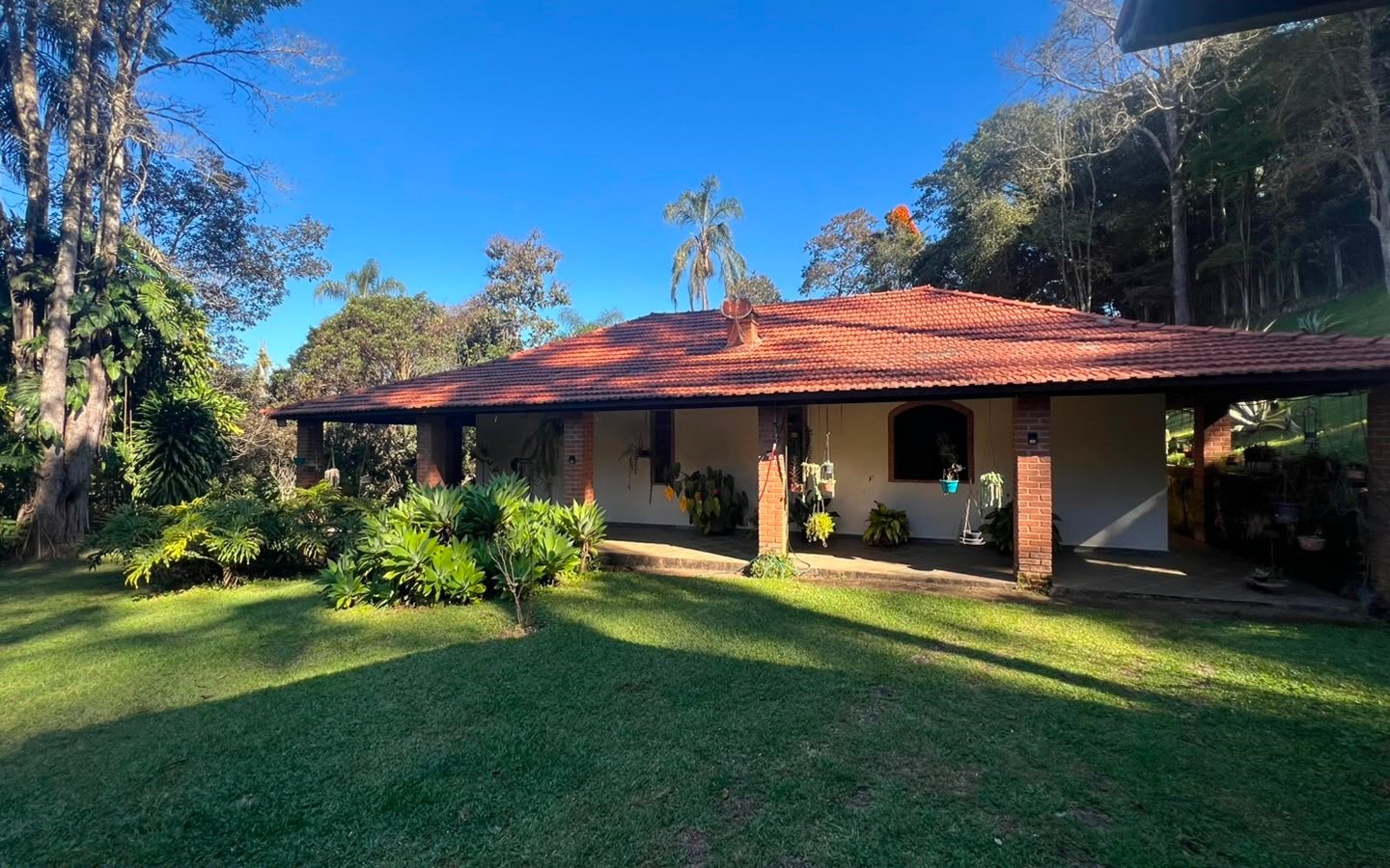 Chácara Exclusiva – 12.000 m² | Apenas 10 minutos da cidade!