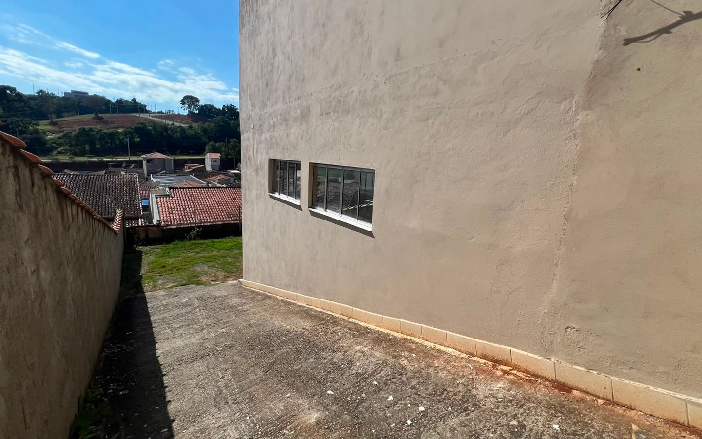 Salão comercial com 200m ² e Estacionamento Para Locação em Cambuí MG cod2499 (10) Salão comercial com 200m ² e Estacionamento Para Locação em Cambuí MG