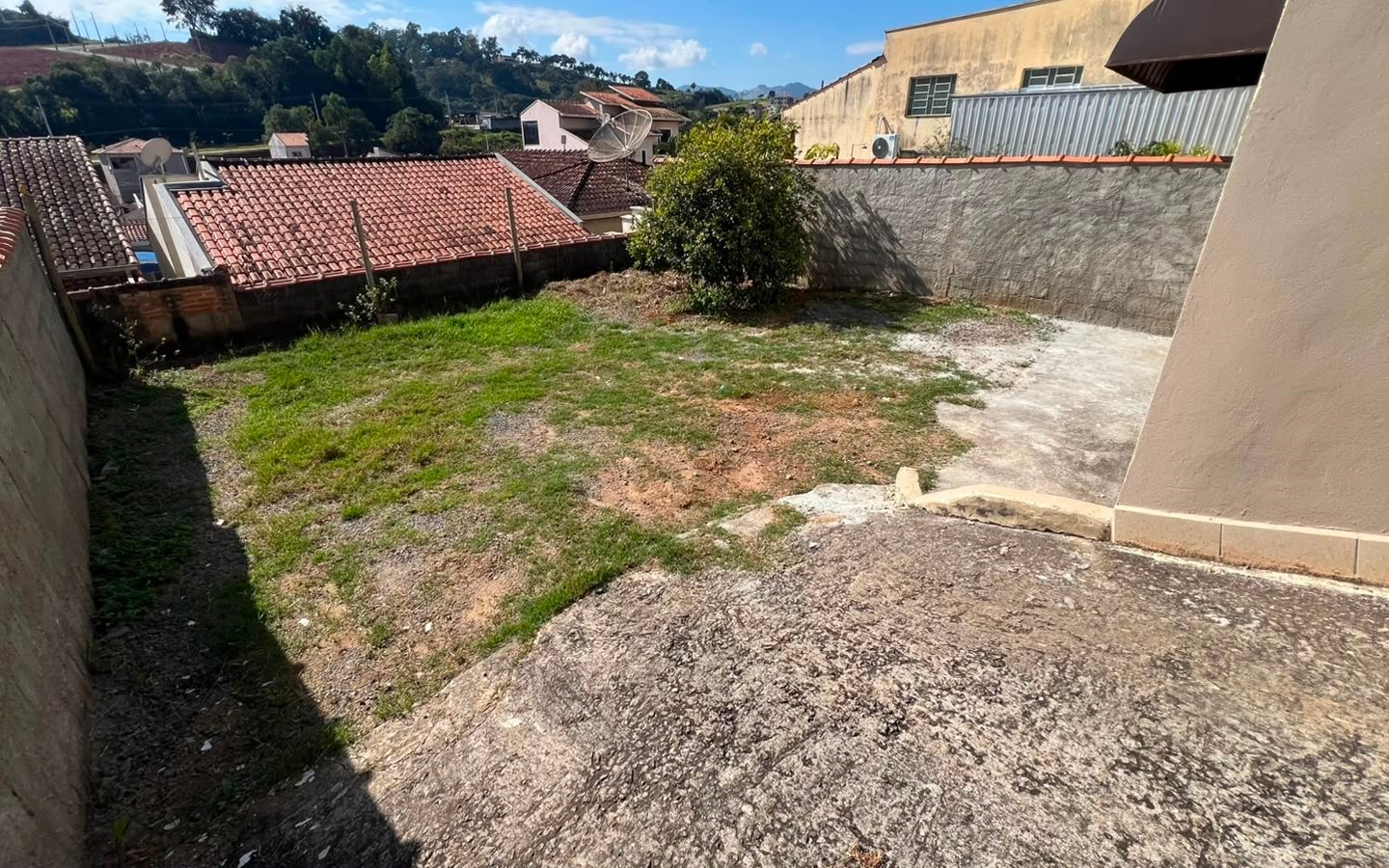 Salão comercial com 200m ² e Estacionamento Para Locação em Cambuí MG cod2499 (11) Salão comercial com 200m ² e Estacionamento Para Locação em Cambuí MG
