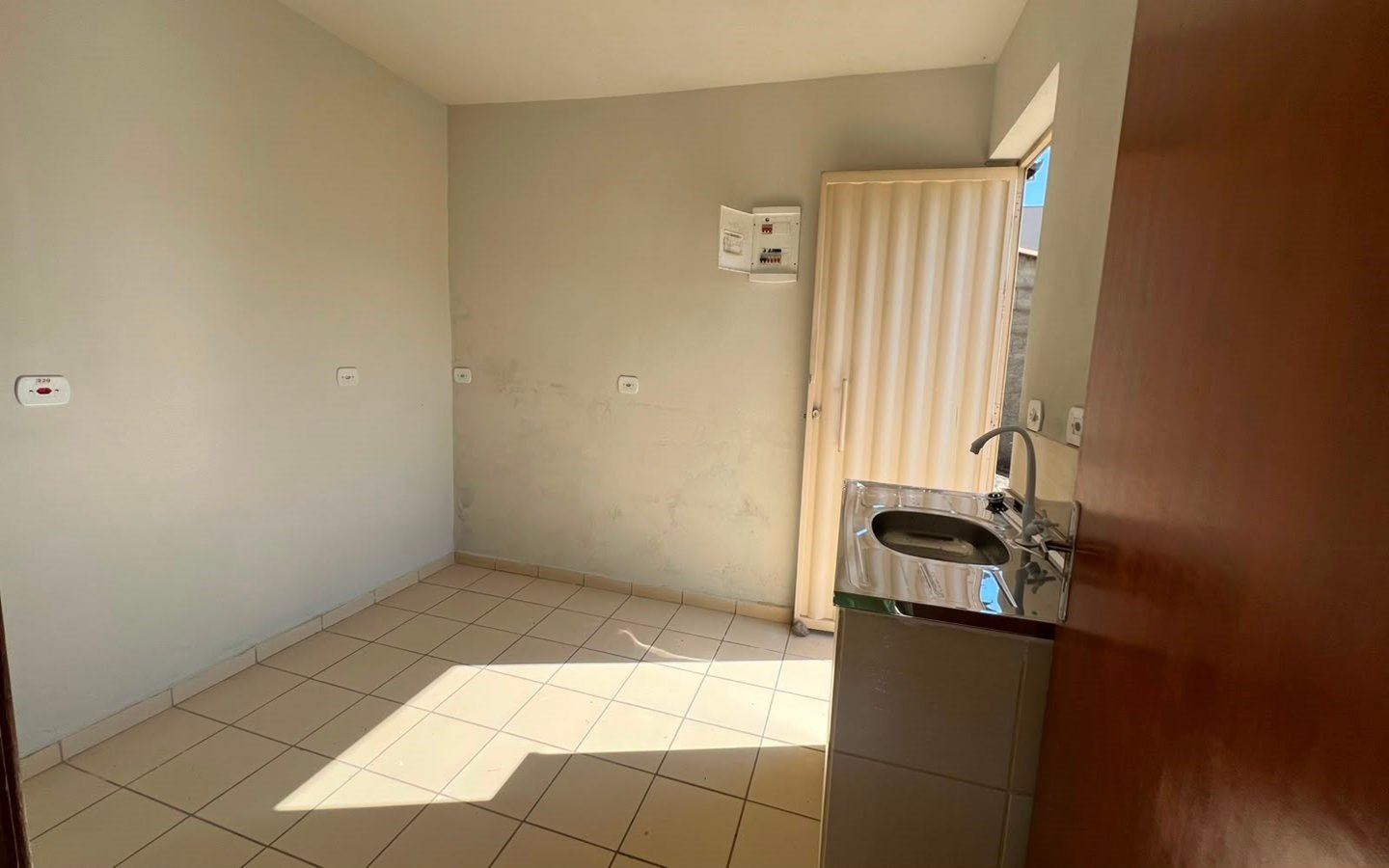 Salão comercial com 200m ² e Estacionamento Para Locação em Cambuí MG cod2499 (15) Salão comercial com 200m ² e Estacionamento Para Locação em Cambuí MG