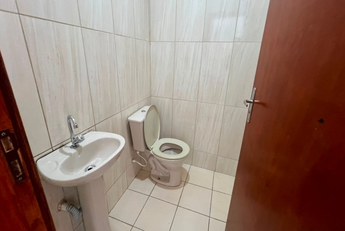 Salão comercial com 200m ² e Estacionamento Para Locação em Cambuí MG