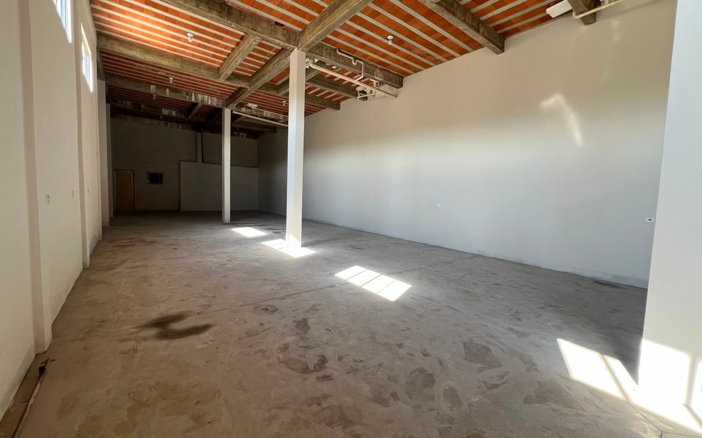 Salão comercial com 200m ² e Estacionamento Para Locação em Cambuí MG cod2499 (9) Salão comercial com 200m ² e Estacionamento Para Locação em Cambuí MG