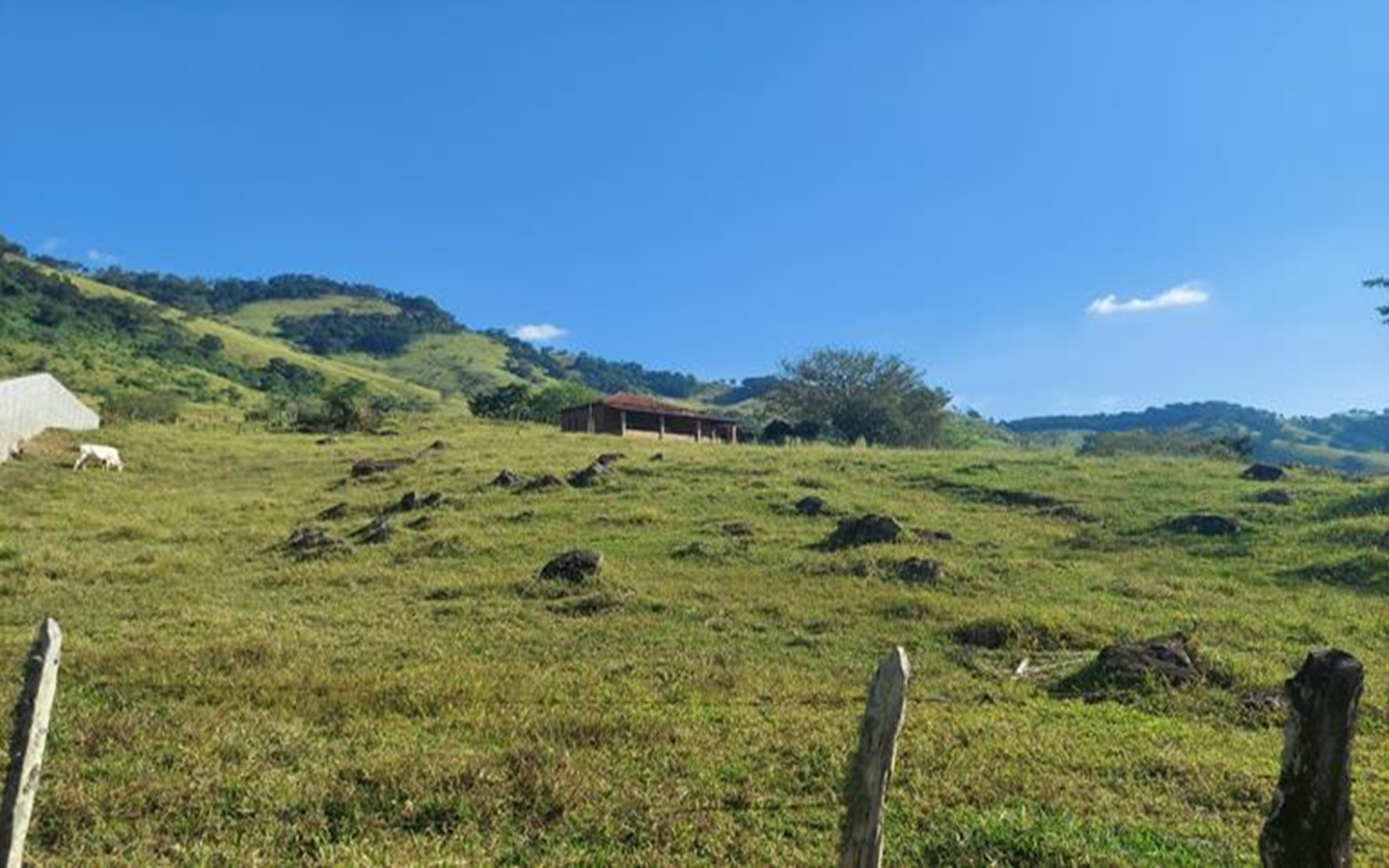 Terreno a 2km da Cachoeira com 2000 m² a Venda em Cambuí MG Cód. 1688 (1) Terreno a 2km da Cachoeira com 2000 m² a Venda em Cambuí MG