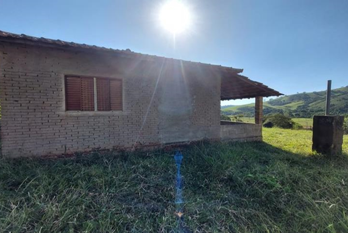 Terreno a 2km da Cachoeira com 2000 m² a Venda em Cambuí MG