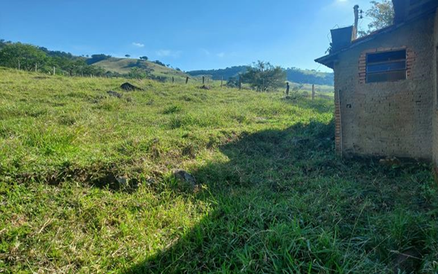 Terreno a 2km da Cachoeira com 2000 m² a Venda em Cambuí MG Cód. 1688 (11) Terreno a 2km da Cachoeira com 2000 m² a Venda em Cambuí MG