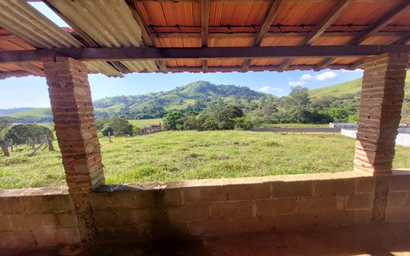 Terreno a 2km da Cachoeira com 2000 m² a Venda em Cambuí MG Cód. 1688 (14) Terreno a 2km da Cachoeira com 2000 m² a Venda em Cambuí MG