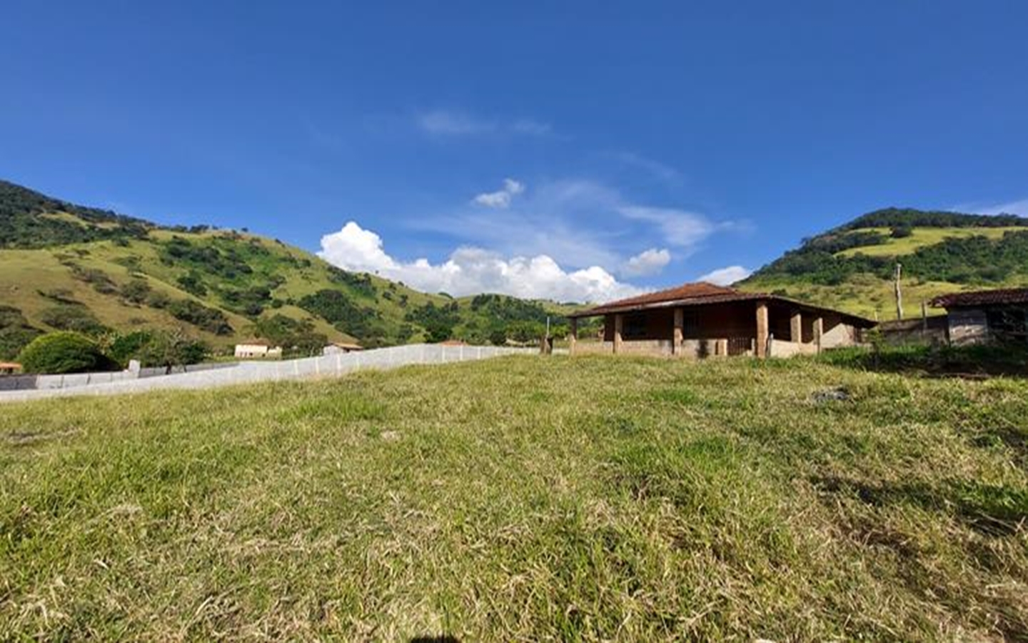 Terreno a 2km da Cachoeira com 2000 m² a Venda em Cambuí MG Cód. 1688 (3) Terreno a 2km da Cachoeira com 2000 m² a Venda em Cambuí MG