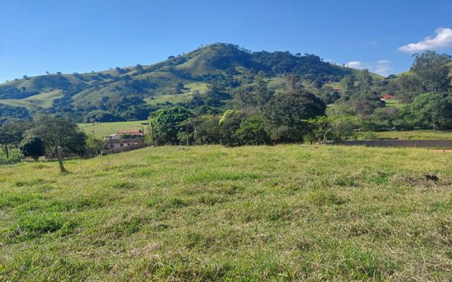 Terreno a 2km da Cachoeira com 2000 m² a Venda em Cambuí MG Cód. 1688 (4) Terreno a 2km da Cachoeira com 2000 m² a Venda em Cambuí MG