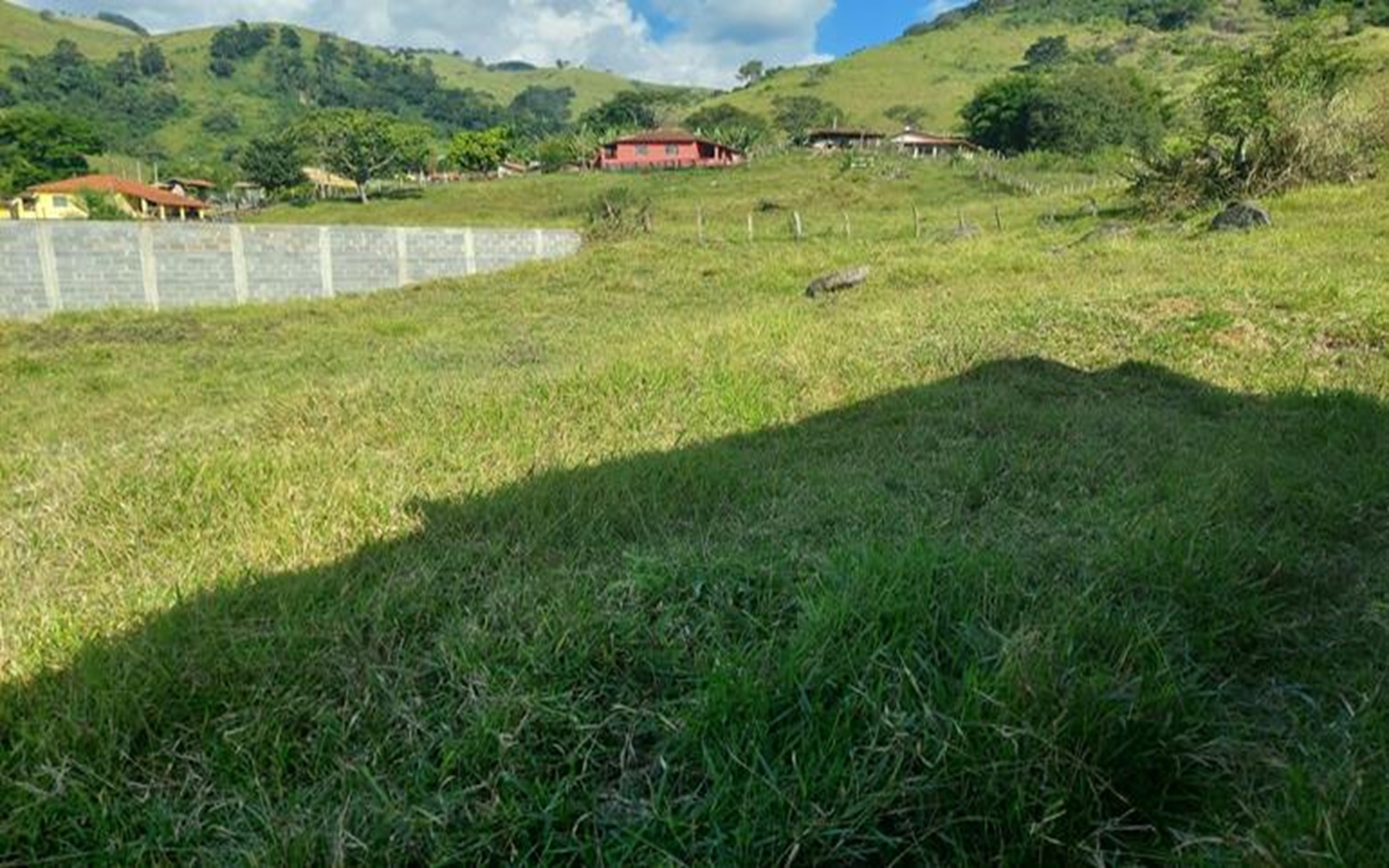 Terreno a 2km da Cachoeira com 2000 m² a Venda em Cambuí MG Cód. 1688 (6) Terreno a 2km da Cachoeira com 2000 m² a Venda em Cambuí MG