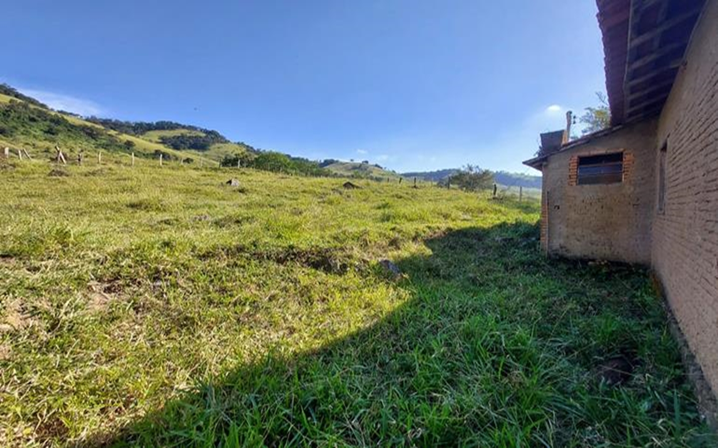 Terreno a 2km da Cachoeira com 2000 m² a Venda em Cambuí MG Cód. 1688 (8) Terreno a 2km da Cachoeira com 2000 m² a Venda em Cambuí MG