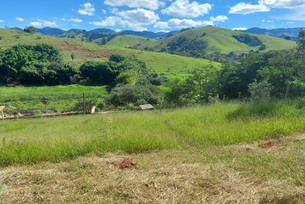 Terreno de 1.000 m² 200 metros da Rodovia a Venda em Cambuí MG