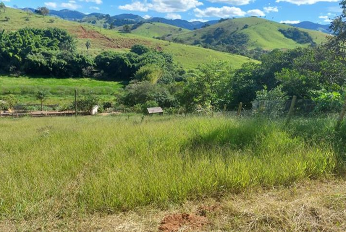Terreno de 1.000 m² 200 metros da Rodovia a Venda em Cambuí MG