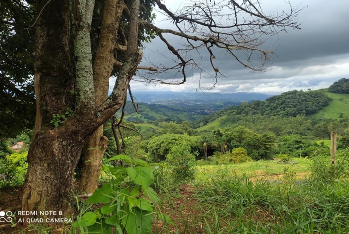 Terreno de 1.000 m² com vista a Venda no Córrego do Bom Jesus MG