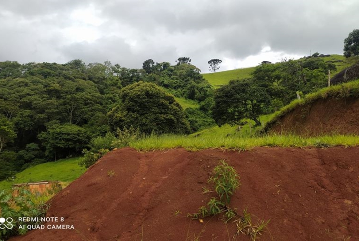Terreno de 1.000 m² com vista a Venda no Córrego do Bom Jesus MG