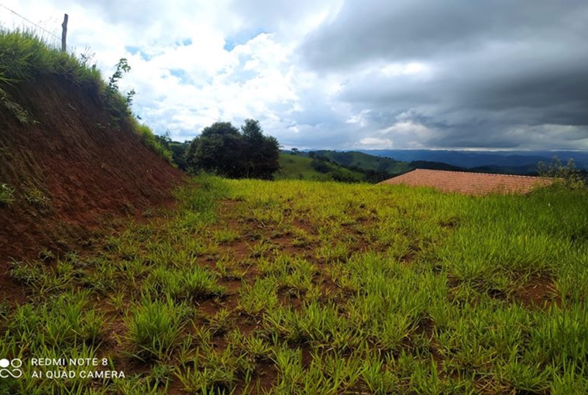 Terreno de 1.000 m² com vista a Venda no Córrego do Bom Jesus MG