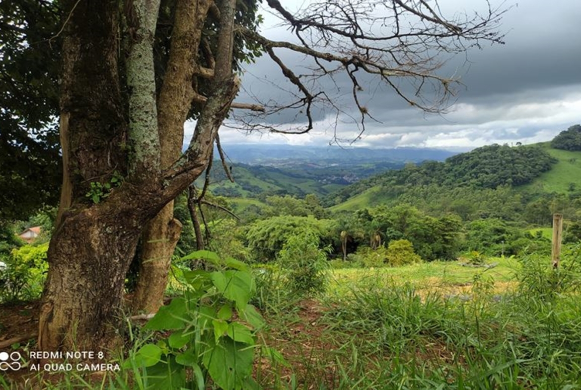 Terreno de 1.000 m² com vista a Venda no Córrego do Bom Jesus MG