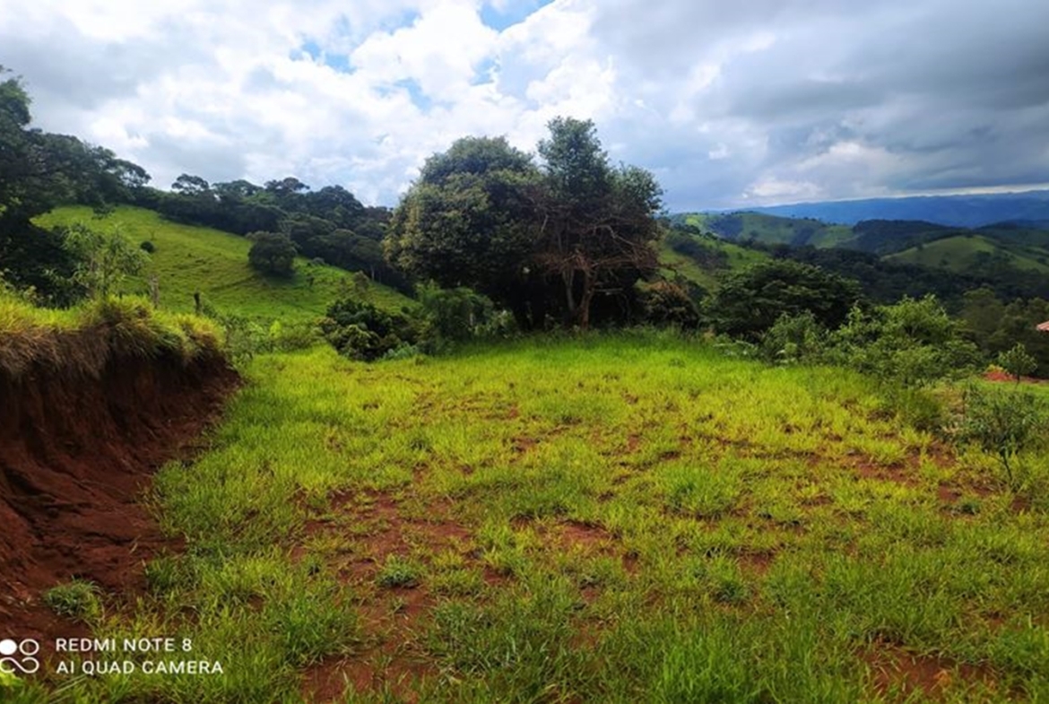 Terreno de 1.000 m² com vista a Venda no Córrego do Bom Jesus MG