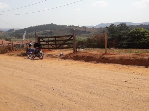 Terreno de 1.233 m² à Venda em Cambuí MG