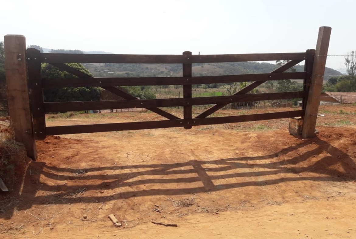 Terreno de 1.233 m² à Venda em Cambuí MG