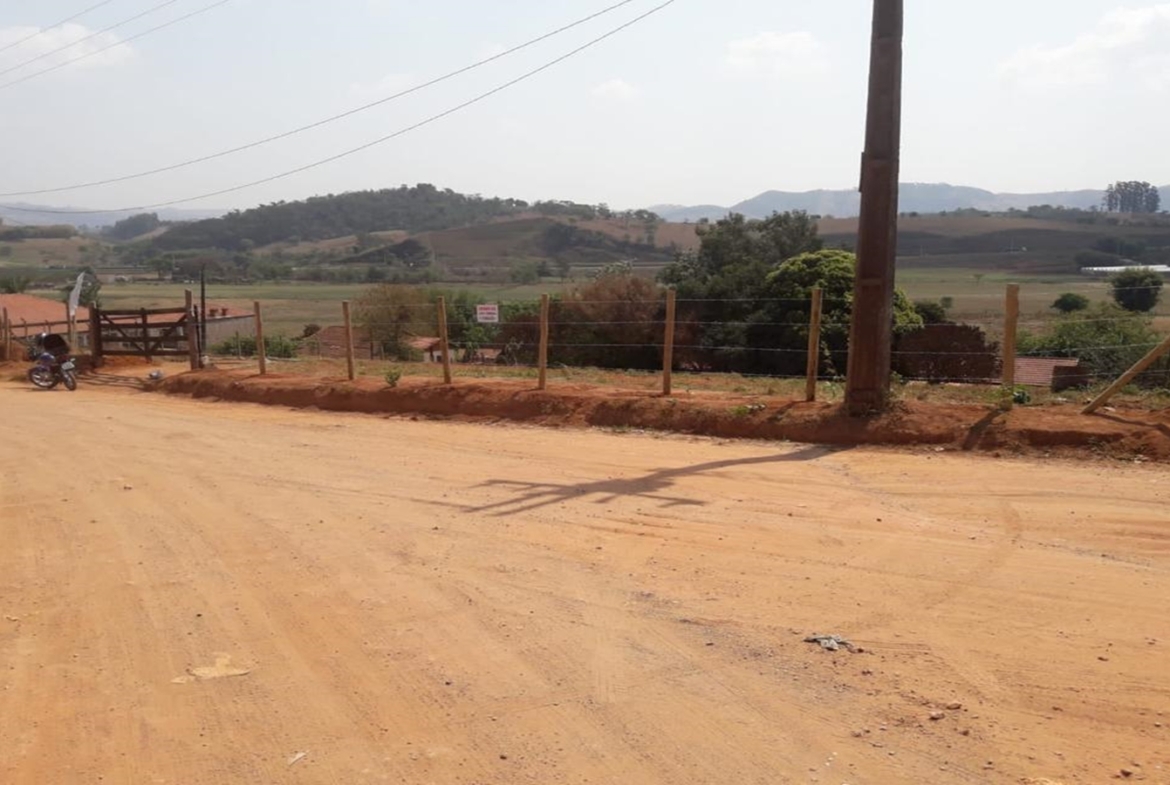 Terreno de 1.233 m² à Venda em Cambuí MG