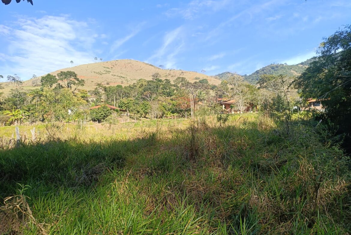 Terreno de 4000m² a Venda em Cambui MG apenas 6 km da cidade
