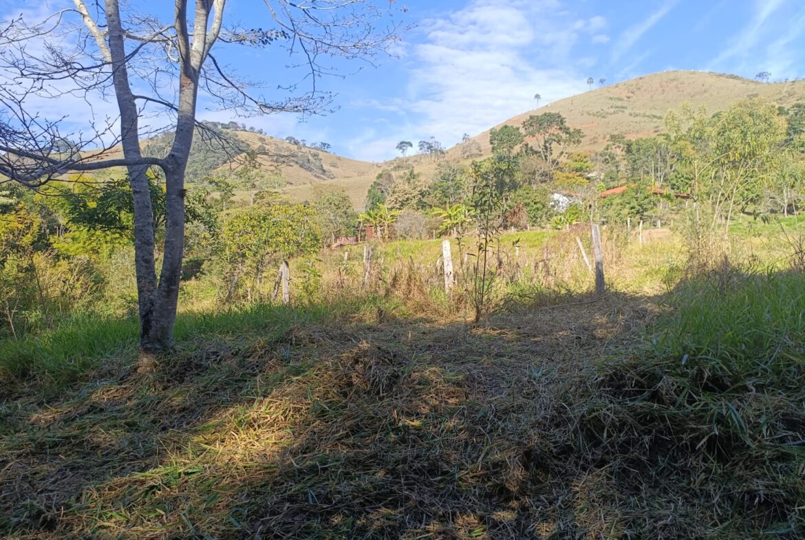 Terreno de 4000m² a Venda em Cambui MG apenas 6 km da cidade