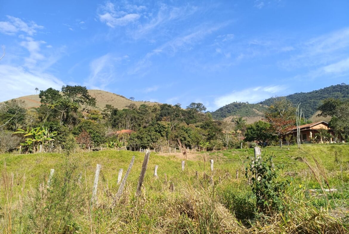 Terreno de 4000m² a Venda em Cambui MG apenas 6 km da cidade