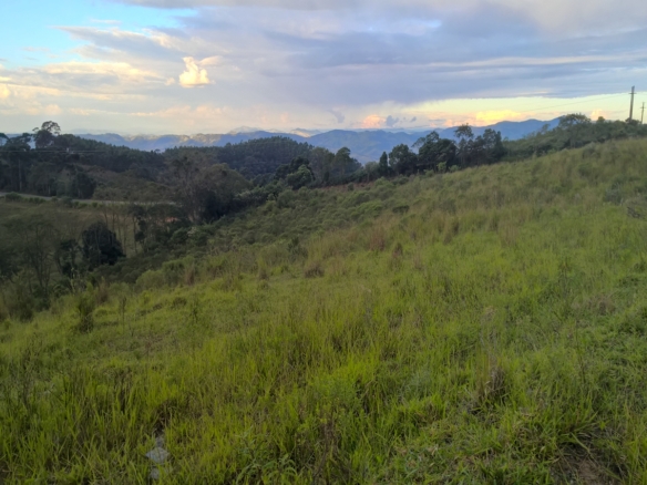 Terreno nas margens da Pista em Senador Amaral Vista 360º