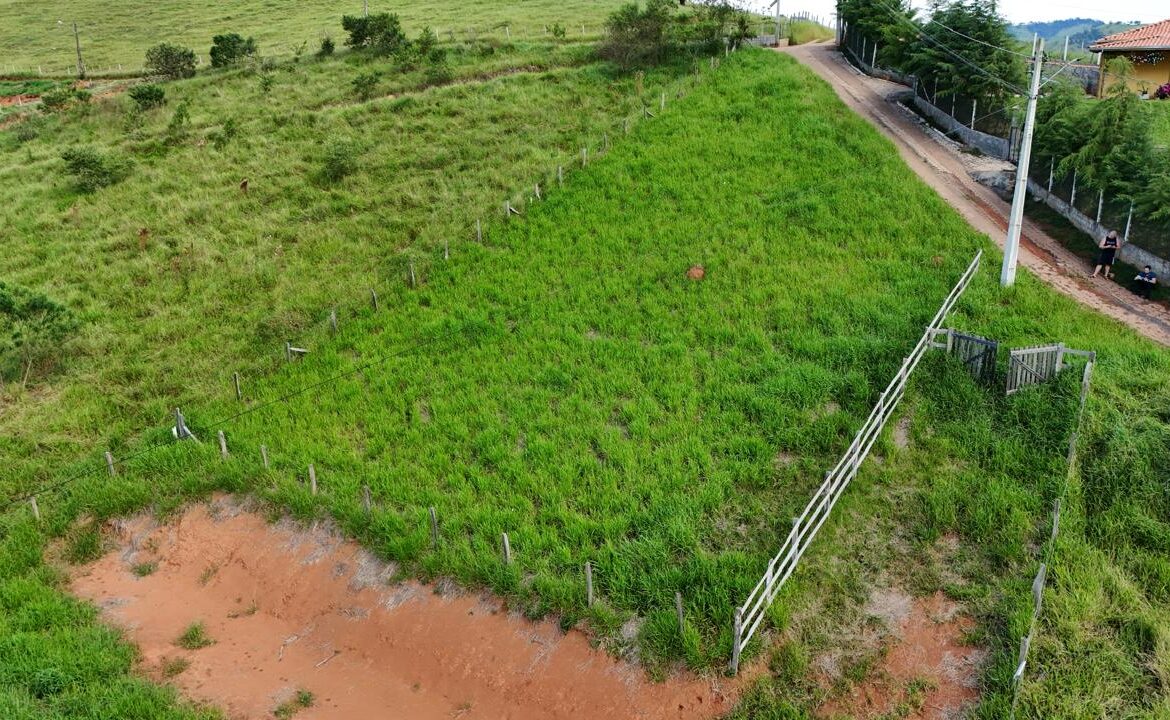 Imagem 01 do terreno em Córrego do Bom Jesus/MG — cód. 2530