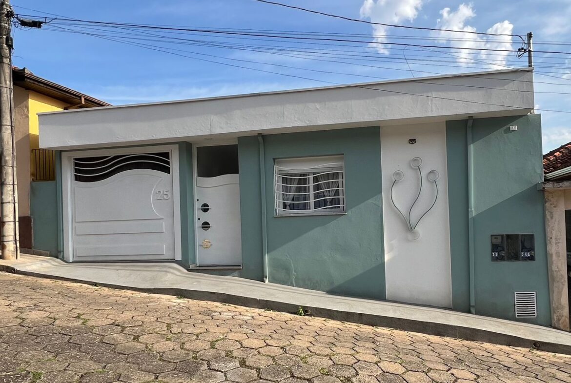 Imagem 01 da casa à venda em Cambuí/MG — cód. 2541