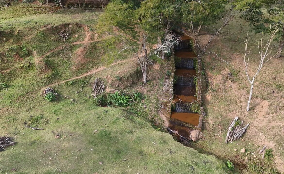 Sítio à venda com rio, cachoeira, piscina e 20,97 hectares em Cambuí MG