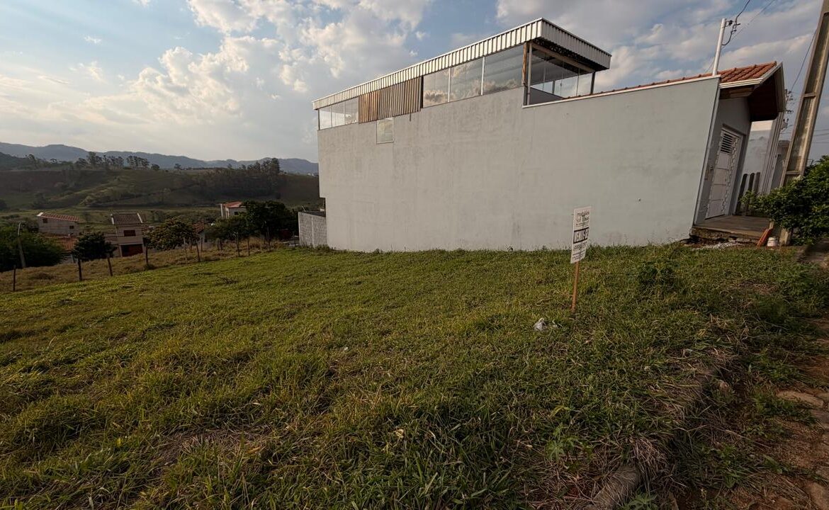 Lote Com 250m² Pronto para Construir! -À Venda em Cambuí MG