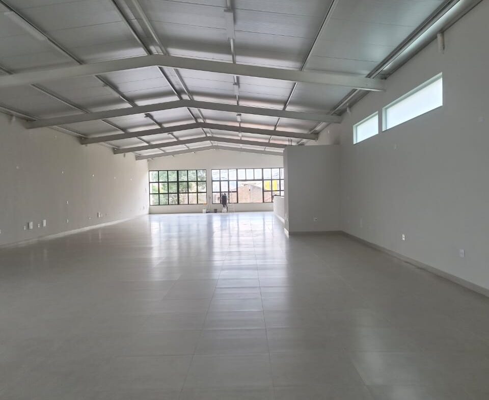 PONTO COMERCIAL NO CENTRO – 1.000 m² | AVENIDA PRINCIPAL