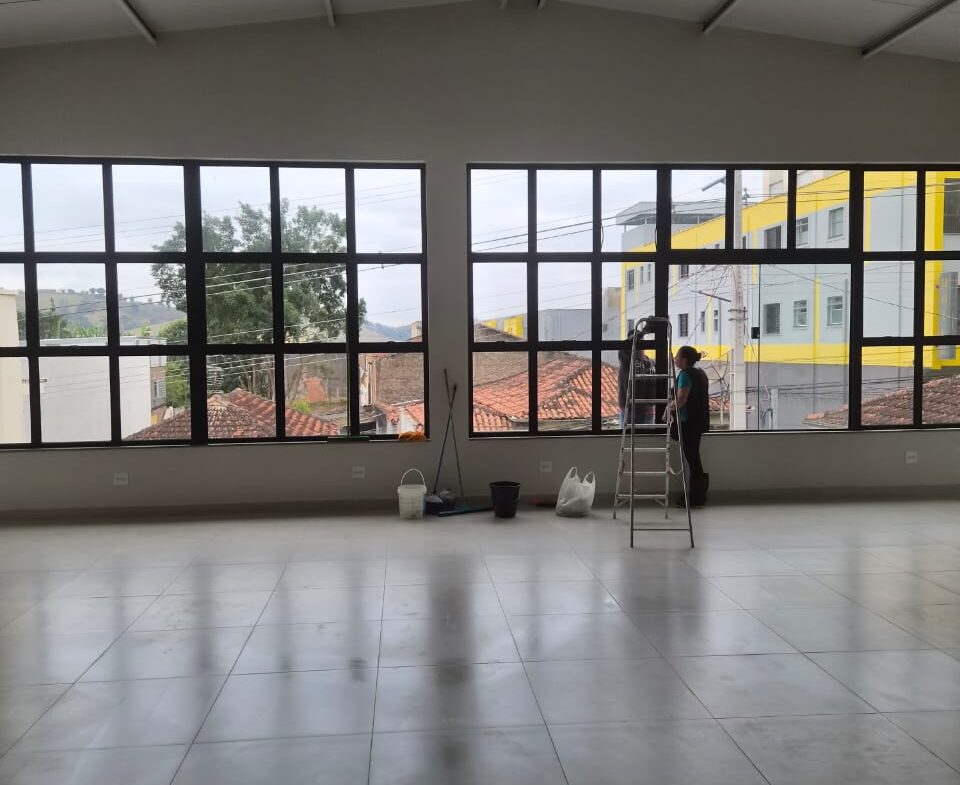 PONTO COMERCIAL NO CENTRO – 1.000 m² | AVENIDA PRINCIPAL
